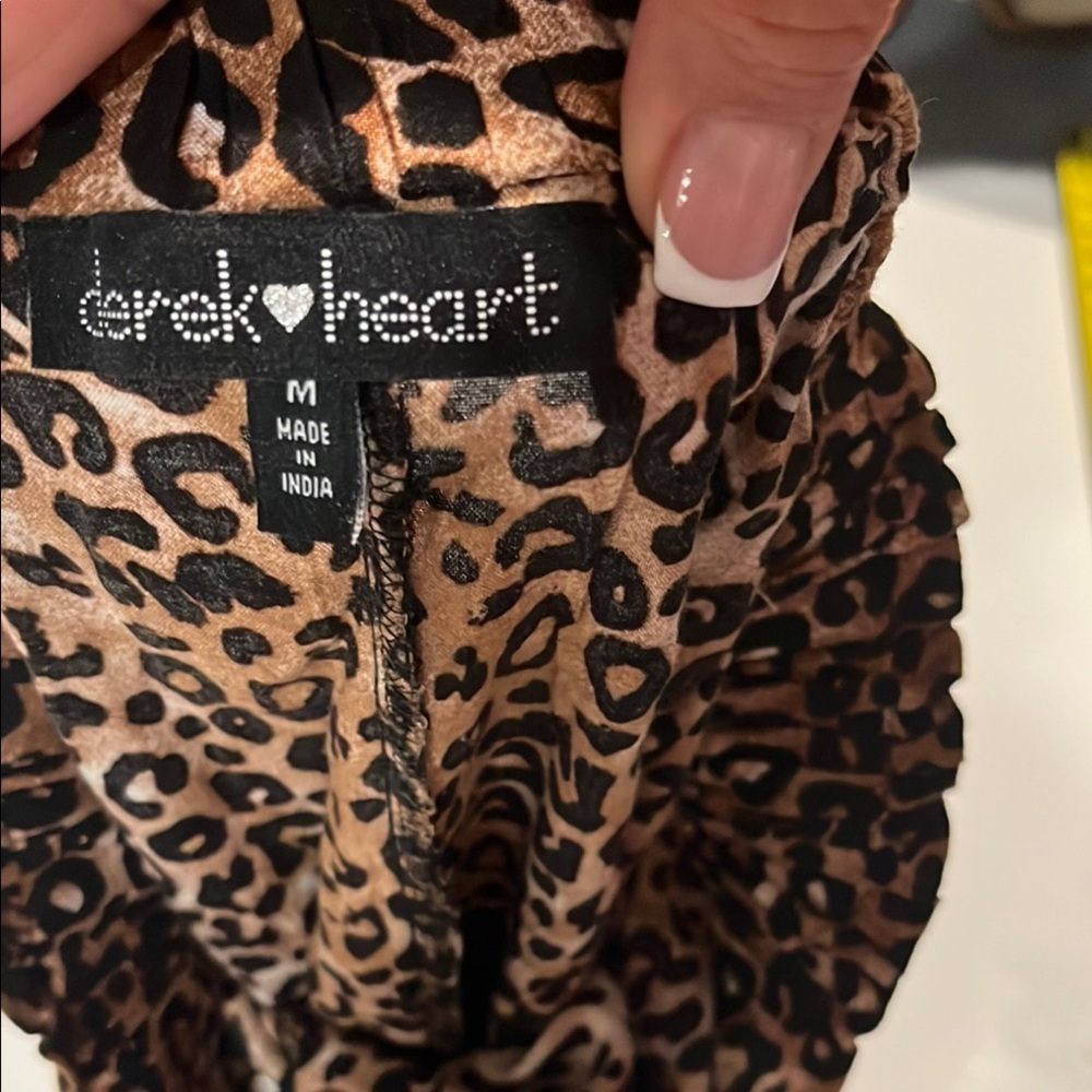 Derek Heart Leopard Print Wide Leg Pants - Picture 7 of 9